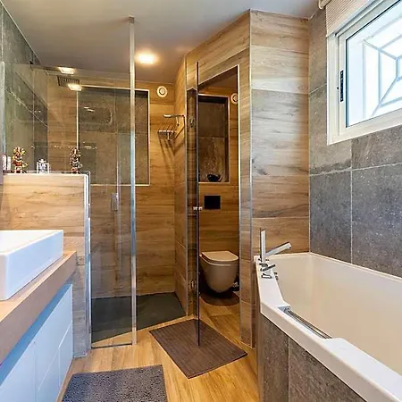 With Private Pool And Lagoon Views 3* 梅兹