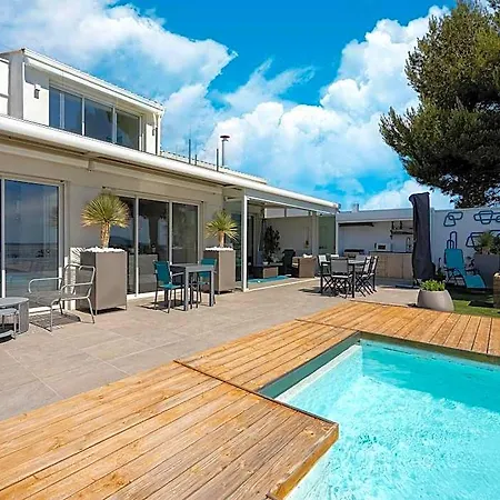 ホテル With Private Pool And Lagoon Views メーズ