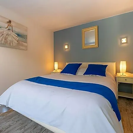 酒店 With Private Pool And Lagoon Views 3*