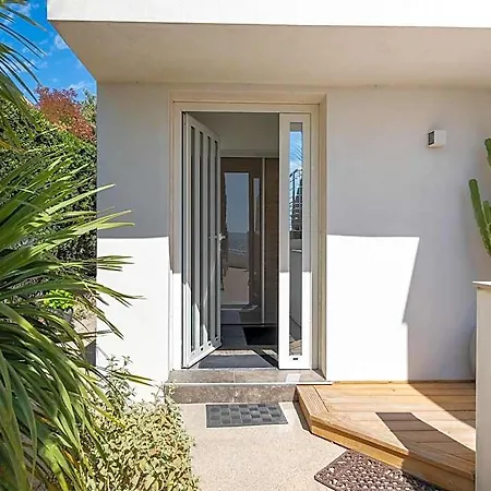 ホテル With Private Pool And Lagoon Views メーズ