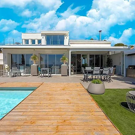 With Private Pool And Lagoon Views 3* 梅兹